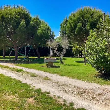 Casa de Férias Maison Conviviale Avec Jardin à Saint-nazaire-de-pézan *