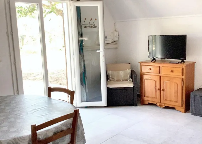 Maison De 3 Avec Jardin Clos A Nazaire De Pezan Hébergement de vacances