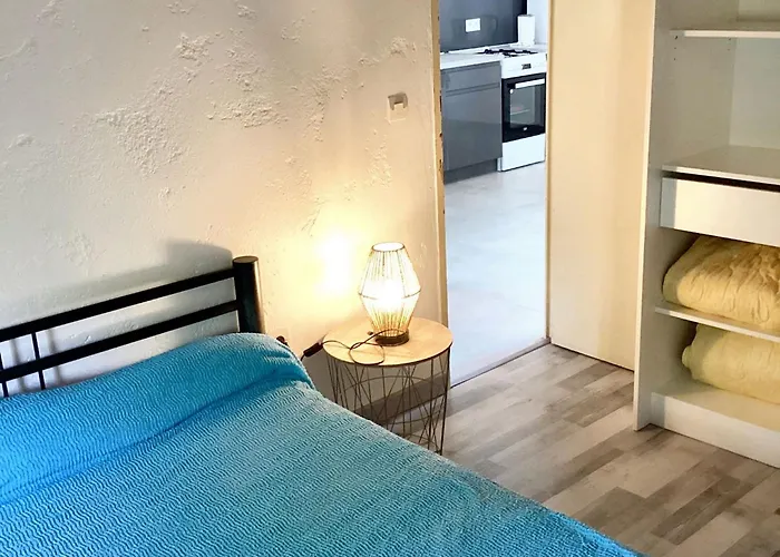 Hébergement de vacances Maison De 3 Avec Jardin Clos A Nazaire De Pezan Saint-Nazaire-de-Pezan